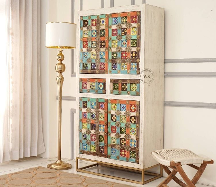 almari design in room